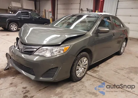 2013 Toyota Camry Le z USA, uszkodzony, nr VIN 4T4BF1FK3DR280292
